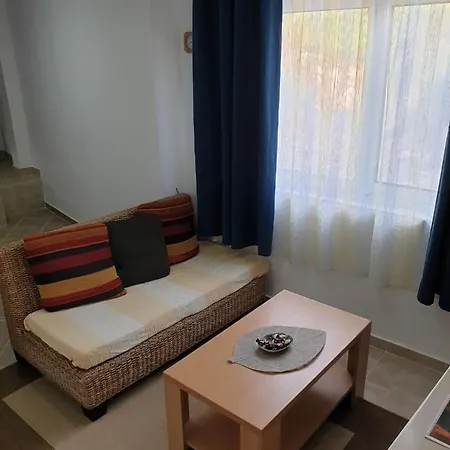 Gostinjska kuća Smurf's House Budva